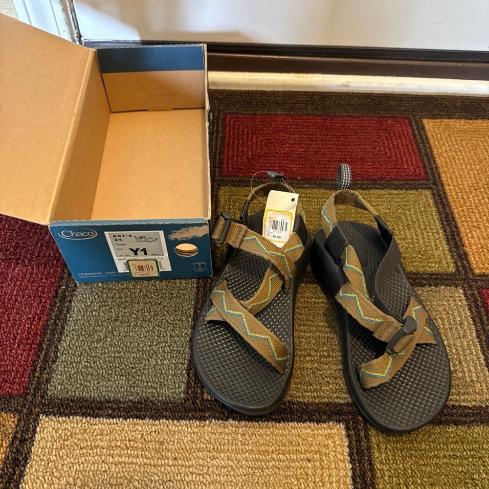 Chaco Toad sandals, size youth 1